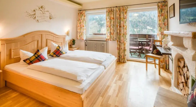 Двухместный номер Comfort с балконом Zur Schönen Aussicht Hotel garni