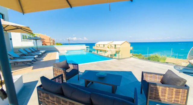 Villa Halcyon in St Stefanos Bay, Book Villa Villaer i Avliotes, Villa