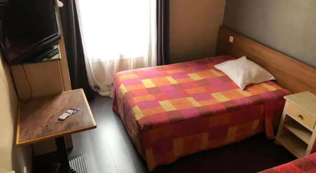 Трёхместная студия Hôtel Résidence Champerret