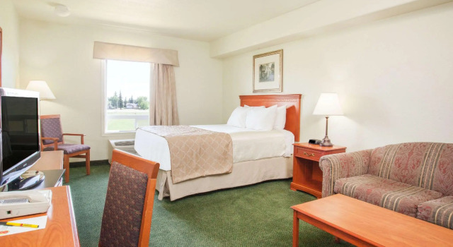 Двухместный номер Business Super 8 by Wyndham Swan River MB
