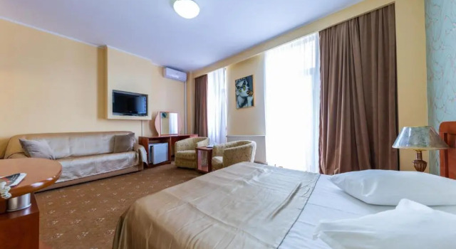 Трёхместный номер Standard Hotel Amphitryon