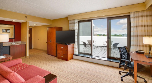 Двухместный люкс с 2 комнатами Courtyard Boston Marlborough