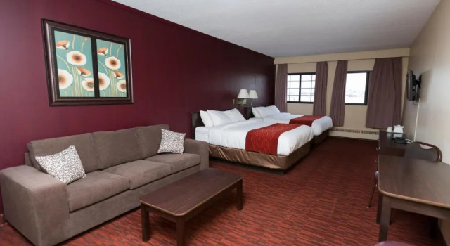 Четырёхместный номер Standard Argyll Plaza Hotel