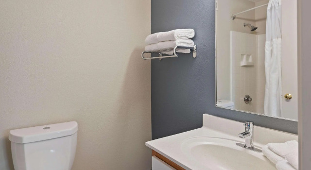 Люкс Extended Stay America - Charlotte - University Place - E. McCullough Dr.