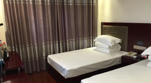 Huoshan Century Inn, Prenota Hotel Hotel a Anhui con parcheggio, Parcheggio
