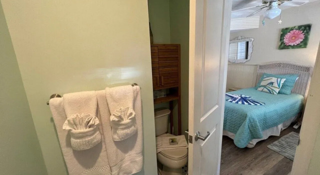 167 Hercules - Sunkissed Cottage, Забронировать Дом для отпуска Отели Fort Myers Area с парковкой, Парковка