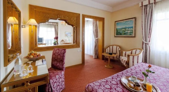 Двухместный номер Standard с балконом и с видом на бассейн Medina Belisaire And Thalasso