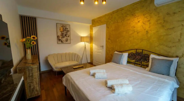 Main square 5 star luxury apartment with view