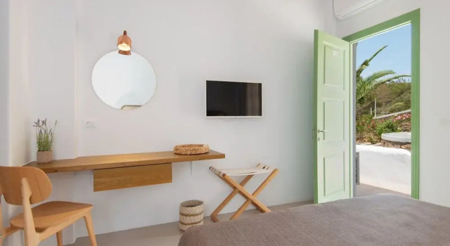 Люкс Deluxe с видом на бассейн Lithos Suites Sifnos