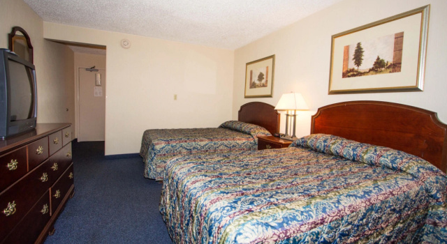Номер Standard Red Roof Inn & Suites Newport News
