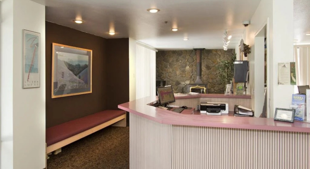 Sierra Lodge