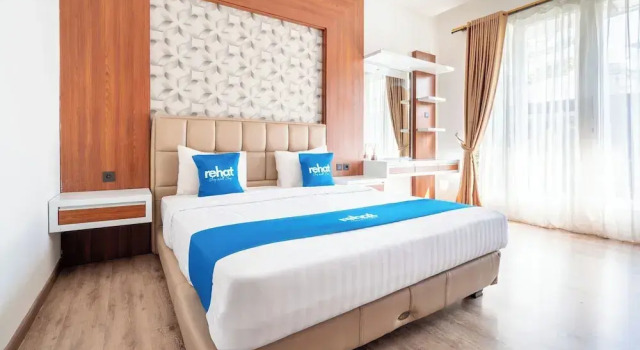 Rehat at Villa Golf Island Dago Resort I, Rezervovat Lázně / Resort Cimenyan West Java