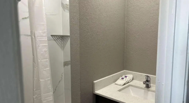 Четырёхместный номер Deluxe Studio 6 Galveston TX
