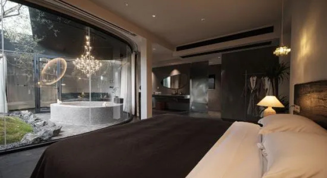 Suite Space IXXXI