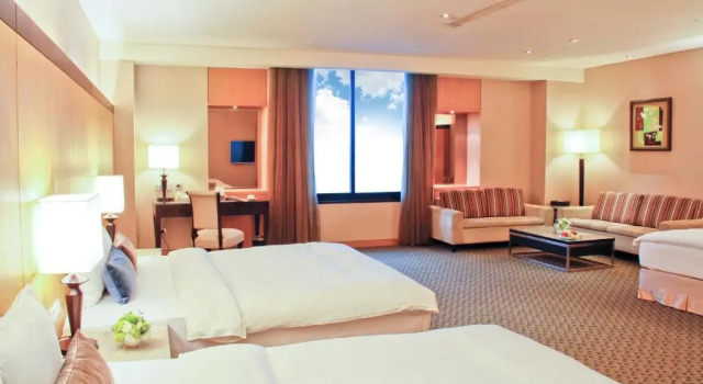 Семейный номер Superior Queena Plaza Hotel