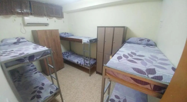 Cama en dormitorio compartido (dormitorio compartido masculino) Arava Hostel