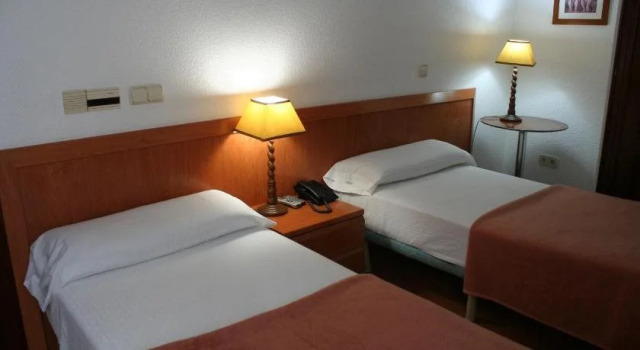 Hostal Gran Vía, Забронировать Отель Отели Виго 3 звезды, рядом с Vigo Official College of Physicians, 3*