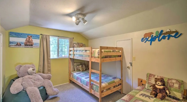 Коттедж Near Skiing & Swimming: Big Bear Gem w/ Game Room