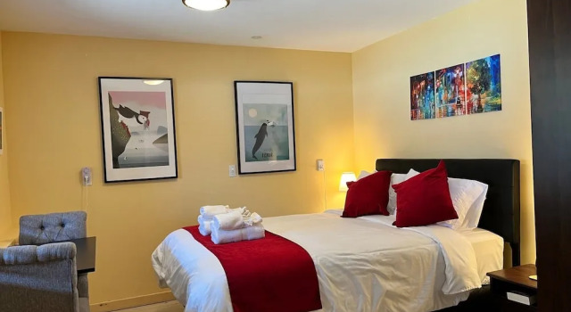 Frigon Suite -Waterfront, Prenota Hotel  
