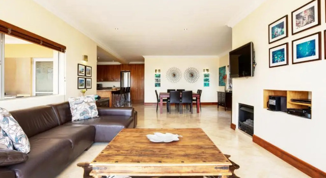 Camps Bay Beach Condo, Забронировать Отель Отели Cape Peninsula с бассейном, Бассейн