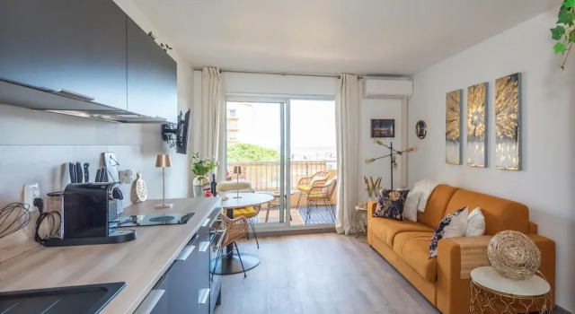 Апартаменты Modern Apartment With sea Views on the Cote Dazur
