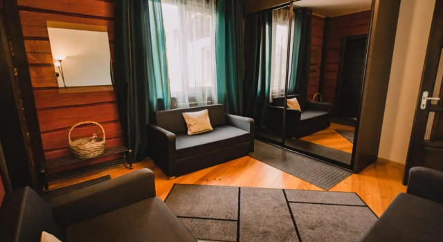 Wooden Villa, Buchen Sie Villa Kalodsischtschy Minskaja Woblasz