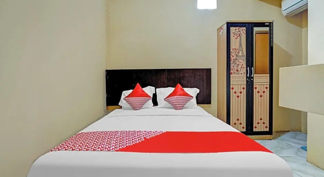 Номер Deluxe Urbanview Hotel Pondok Sabaraya Syariah by RedDoorz