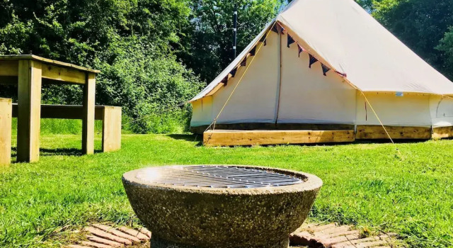 Тент с видом на сад Cotswolds Camping at Holycombe