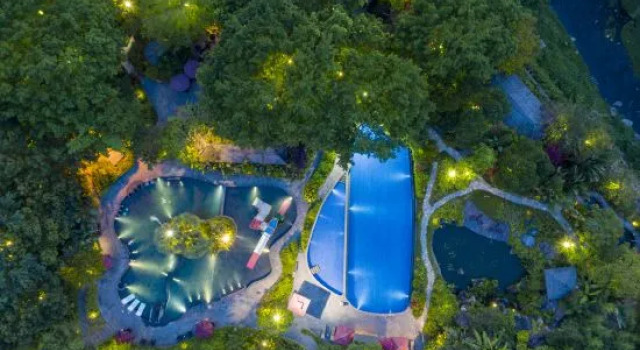 Longshan Hot Spring Hotel, Boek Hotel Hotels in Guangdong met parkeren, Parkeren