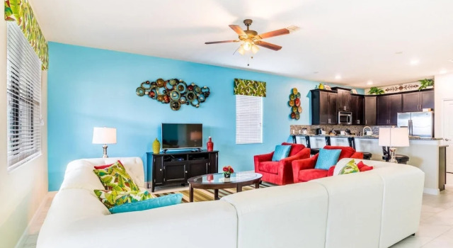 9162 Scramble Drive, Book Hotel Four Corners Florida