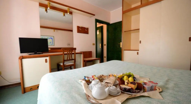 Семейный номер Standard Grand Hotel delle Rocche