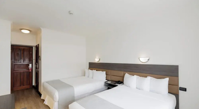 Четырёхместный номер Executive Parque del Lago Boutique Hotel
