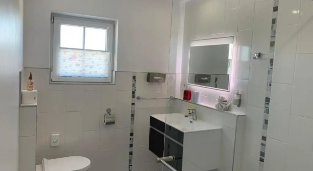 Апартаменты Farr Out Guest House