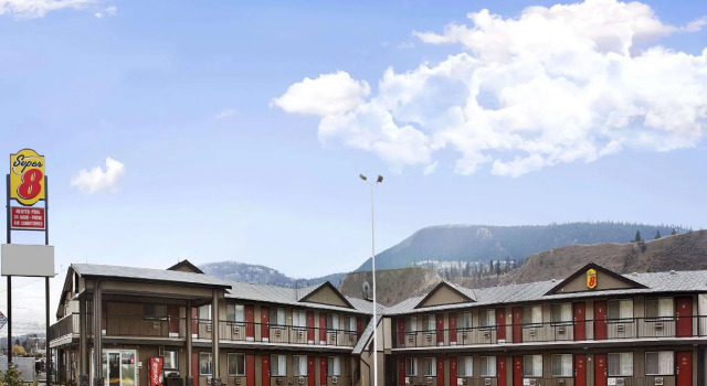 Номер Standard Super 8 by Wyndham Kamloops East