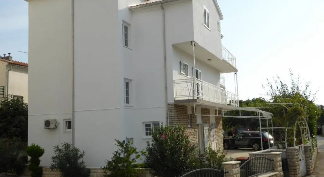 Apartments Bojanic, Забронировать Апартаменты/квартира Водице Шибенско-Книнская жупания, рядом с Пристань для яхт ACI Водице