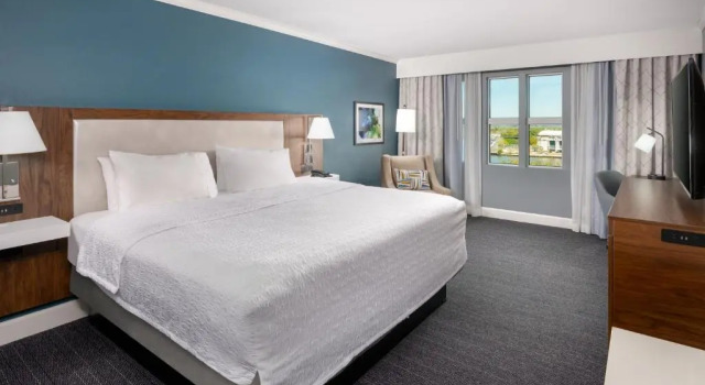 Двухместный номер Standard с видом на реку Hampton Inn Savannah Historic District