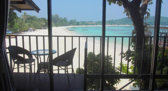 Семейный номер Standard с балконом Chareena Hill Beach Resort