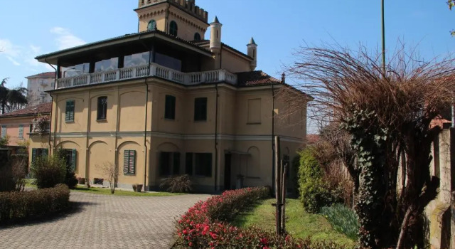BB Villa Ferrari, Book Villa Villaer i Asti, Villa
