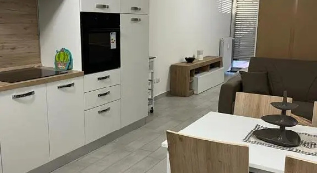 Einaudi Apartment, Buchen Sie Ferienwohnung Cologno Monzese Lombardei