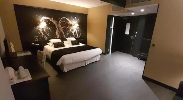 Полулюкс Hotel de Champagne