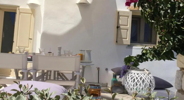 Коттедж с 2 комнатами Villa Nausithoe