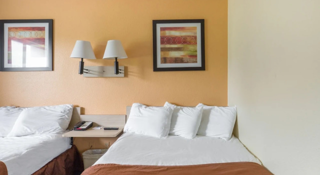 Четырёхместный номер Standard Days Inn by Wyndham New Philadelphia