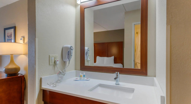 Четырёхместный номер Standard Comfort Inn & Suites Wilkes Barre - Arena