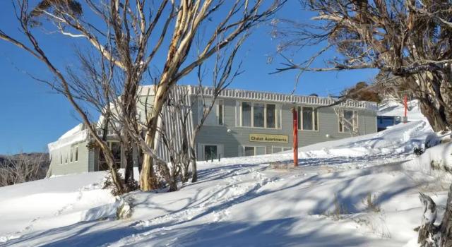 Апартаменты Smiggins Hotel & Chalet Apartments