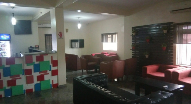 Orchid Suite & Apartment