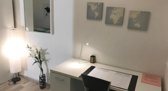Апартаменты 3 Bed Flat - Sleeps 20 - Smoking Room - Wifi