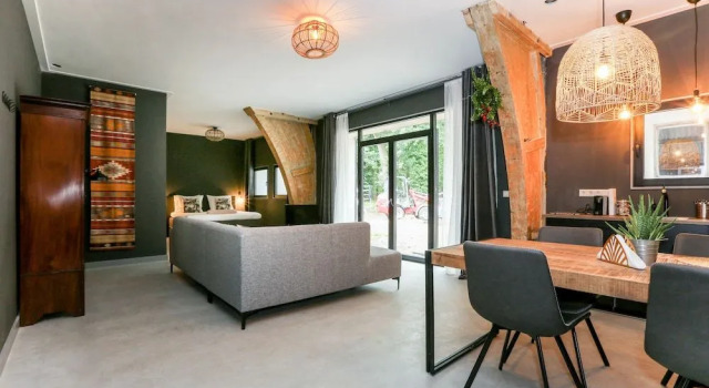 Adelaerthoeve Logies & Ontbijt, Book Bed and Breakfast Hotels in Betuwe with Parking, Parking