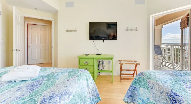 Bella Mar 202 by Distinctive Beach Rentals, Rezerwuj Apartament Hotele w Saint Augustine Area z parkingiem, Parking