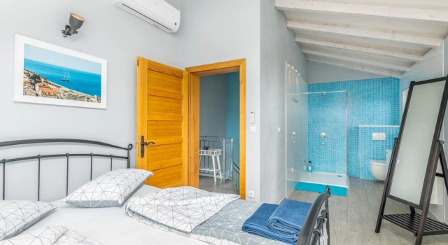 Stunning Home in Linardici With Outdoor Swimming Pool, Wifi and 4 Bedrooms, Varaa Hotelli Hotellit Kvarner Islands uima-altaalla, Uima-allas