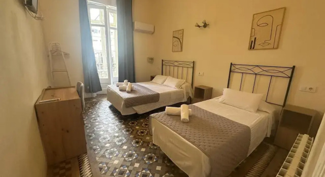 Трёхместный номер Standard Hostal Balmes Centro